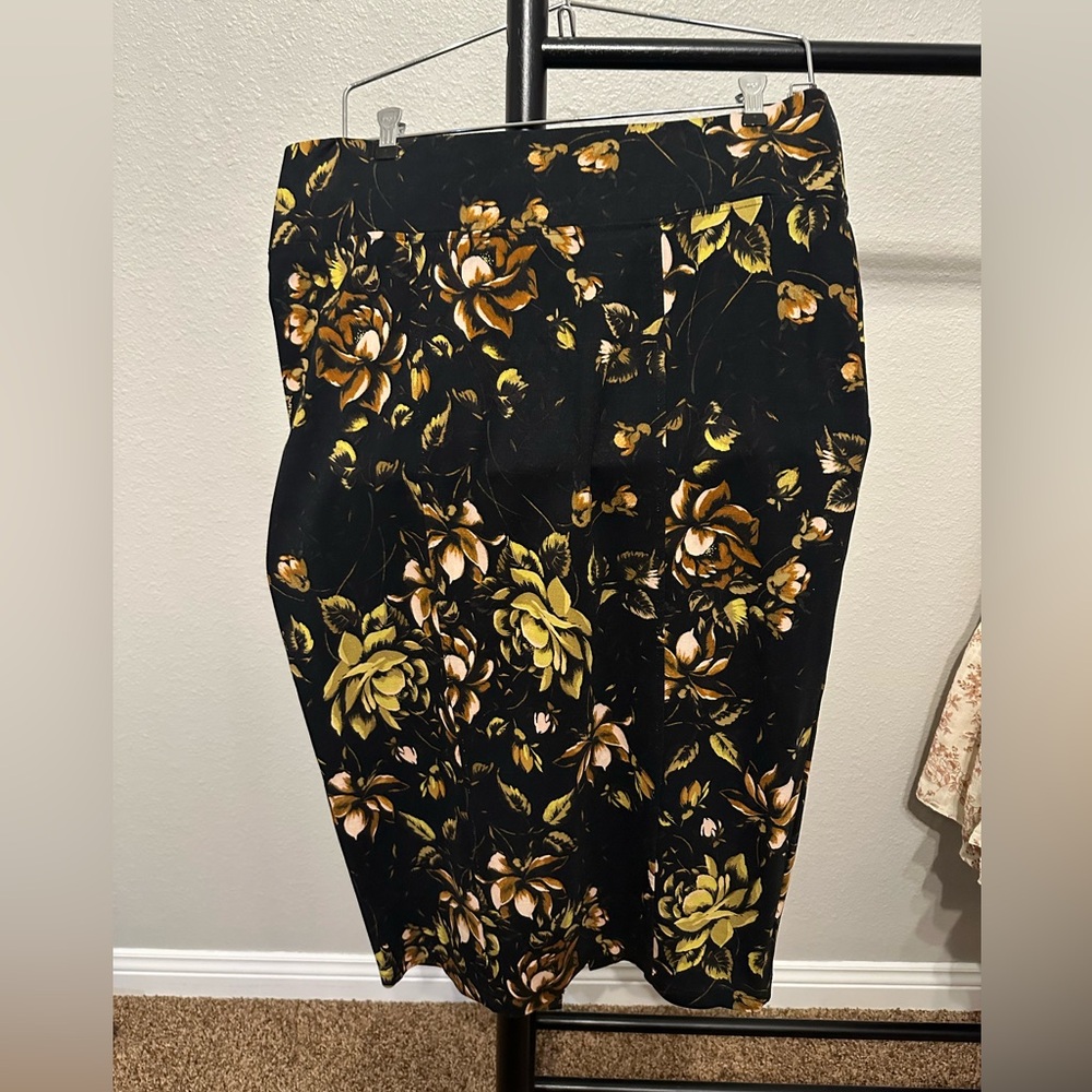 1X black floral, midi, pencil skirt